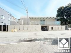 2沿線利用可能で、毎日の通勤・通学だけでなく、休日のお出かけまで利便性に優れています。エントランスが2か所あり、下のエントランスから最寄り駅までアクセス良好です。