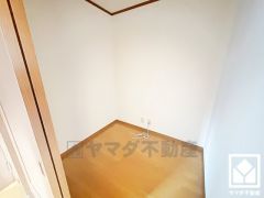 たっぷり収納できる納戸付きだから、家の中をもっとスッキリ。季節の荷物や趣味の道具もしっかり収納。