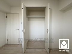 新たに家具を買わなくても良いので、ハンガーパイプ付きのクローゼットは嬉しいですね。