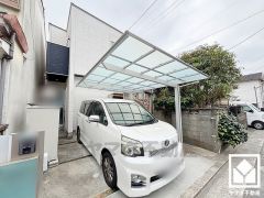 たっぷり収納できる約4帖の納戸付きだから、家の中をもっとスッキリ。季節の荷物や趣味の道具もしっかり収納。