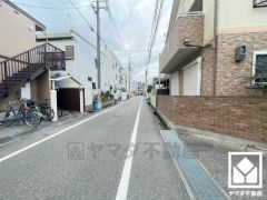 阪神電鉄本線「鳴尾・武庫川女子大前」駅まで徒歩約6分、阪神電鉄武庫川線「武庫川」駅まで徒歩約13分の立地。4沿線利用可能で、毎日の通勤・通学だけでなく、休日のお出かけまで利便性に優れています。