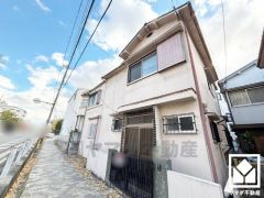 大きな広場や遊具が設置された「蓬川公園」が徒歩圏内。子育て世帯の方にもお勧めです。建て替え用地としてもご検討いただけます。