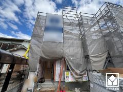 設計・建設住宅性能評価をW取得。耐震等級の他、維持管理対策等級、ホルムアルデヒド等級（内装及び天井裏等）、耐風等級、劣化対策等級など6項目で最も高い等級を取得した、高品質の住宅です。