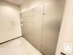 宅配ボックスを完備しています。留守でも安心、荷物の受け取りをスムーズに。
