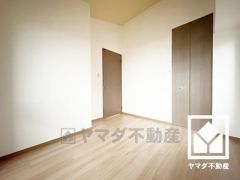 約5帖の洋室です。お子様のお部屋などにも丁度良い広さです。