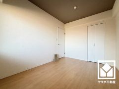 約6帖の洋室。全居室フローリングでお掃除ラクラクです。