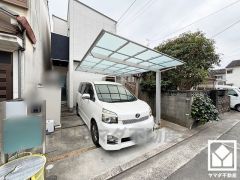 阪神電鉄本線「出屋敷」駅まで徒歩約16分、JR東海道本線「立花」駅まで徒歩約18分、阪神電鉄なんば線「尼崎」駅まで徒歩約25分の立地。