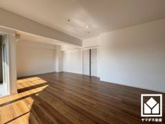 心地よい空間が広がるリビングで、家族みんなが快適に過ごせる時間を提供。