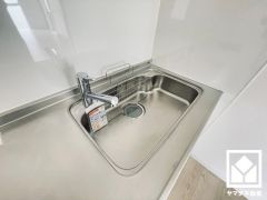清潔感あふれるシンクで、毎日を気持ちよくスタート。ご成約でヤマダポイントプレゼント中です。お問合せお待ちしております。