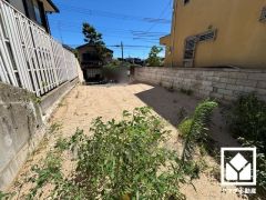 南側道路につき陽当たり良好です。