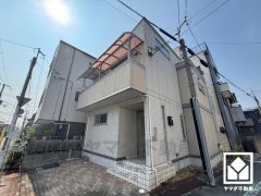 ボタン1つで自動でお湯張りができるオートバス機能付き。追い炊き機能もございますので、いつでも温かいお風呂に入ることができます。