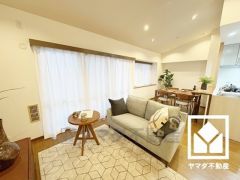 自然光を取り込む、開放感あふれる暮らし。隅々まで光が降り注ぎ、明るく心地の良い空間。