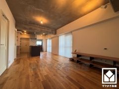 自然光を取り込む、開放感あふれる暮らし。隅々まで光が降り注ぎ、明るく心地の良い空間。