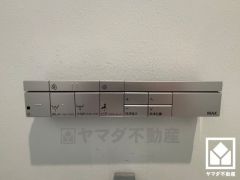 温水洗浄便座付きで、季節を問わずいつでも温かい便座をお使いいただけます。