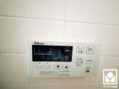 新しいお湯を足して温度を上げる「高温差し湯」機能付きで、追い炊きよりも素早く衛生的に温めることが可能です。