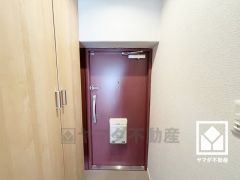 玄関にはシューズボックスを完備。家族の靴もしっかり収納できるので、玄関がいつも片付き、気持ちよくお客様を迎えられます。