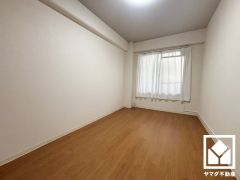 納戸は居室としてもお使いいただけます。お子様のお部屋などにも丁度良い広さです。