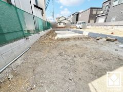 東側バルコニーのため、朝日が気持ちよく入り爽やかな一日を始められます。たっぷりの洗濯物も気持ちよく乾きます。
