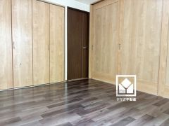 全居室バルコニーにつながるお部屋で、通風・陽当たり良好。