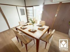 実写真と間取り図からCG再現した「空室リフォームイメージ」に家具などをCG合成しており、実際と異なります。