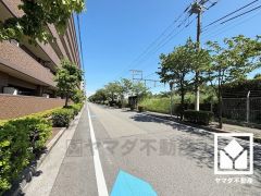 2025年6月デザインフルリノベーション済の大変綺麗なお部屋です。大切なペットとも一緒に住まいいただけます（規約制限有）。お問合せお待ちしております。