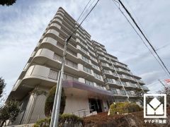 「関西スーパー鳴尾店」まで徒歩3分、「キリン堂鳴尾店」まで徒歩4分、ショッピングモール「三井ショッピングパークららぽーと甲子園」まで徒歩11分など、お買い物施設が徒歩圏内に複数あり便利な住環境です。