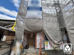 突然の来訪時でも安心なモニター付きインターホンを完備。お留守番中のお子様でも簡単に来訪者の確認ができます。