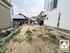 北側に国道43号線が通っています。阪神高速道路・名神高速道路と繋がる西宮インターチェンジも下道10分圏内で神戸方面や大阪方面へ出やすく、車での移動にも便利な立地です。