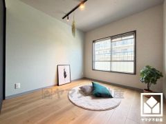 全居室に窓がございます。明るい陽光がたっぷり差し込む心地よい生活空間です。