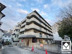 落ち着いた色合いと品のあるデザイン。帰るたびに安心感を感じられる佇まい。