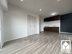 心地よい空間が広がるリビングで、家族みんなが快適に過ごせる時間を提供。