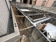 1階ホールにも収納スペースがあり、住空間を広々お使いいただけます。日用品のストックなどもすっきり片付きます。