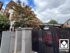 部屋数が多い8DKの間取り。用途やライフスタイルの変化に合わせてお部屋を使い分けることができます。