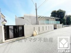 全居室フローリングでお掃除ラクラクです。全居室に収納もございますので、お部屋の広さを最大限に活用できます。