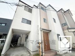 全居室フローリングでお掃除ラクラク。全居室収納もございますので、お部屋の広さを最大限に活用できます。