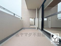 お洗濯物がよく乾きそうなバルコニー