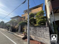 納戸は収納付きの洋室としてもお使いいただけます。独立したお部屋なのでプライベートな時間をゆったり過ごせそうです。