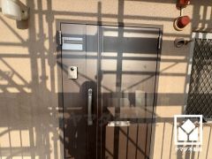 突然の来訪時でも安心なモニター付きインターホンを完備。お留守番中のお子様でも簡単に来訪者の確認ができます。