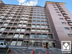 納戸はクローゼット付きの洋室としてもお使いいただけます。独立したお部屋なのでプライベートな時間をゆったり過ごせそうです。