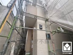 小窓が付いているので明るく、こもりがちな湿気もすぐ取り除くことができます。