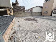 阪神電鉄本線「出屋敷」駅まで徒歩約13分、JR東海道本線「立花」駅まで徒歩約25分の立地。2沿線利用可能で、毎日の通勤・通学だけでなく、休日のお出かけまで利便性に優れています。