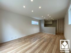 シンプルで美しいデザインのリビングが、毎日の生活に彩りを添える。