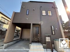 落ち着いた色合いと直線的な美しさが調和したモダンな外観。帰るたびに安心感を感じられる佇まい。