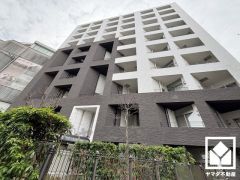 イオンフードスタイルなどが出店する「ソコラ塚口クロス」まで徒歩6分。向かいにあるショッピングモール「塚口さんさんタウン」もペデストリアンデッキで繋がっており、お買い物には困りません。