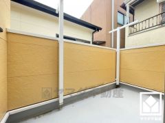 南東側バルコニーで陽当たり、風通し良好。たっぷりの洗濯物も気持ちよく乾きます。