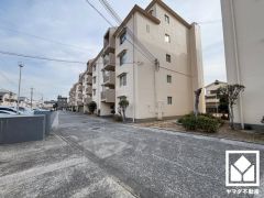 全居室6帖のゆとりある居住空間?で、広々お使いいただけます。