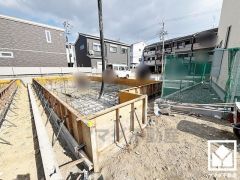 「ミニコープ西武庫」まで徒歩4分、「ファミリーマート尼崎常松」まで徒歩8分、「ウエルシア尼崎武庫元町店」まで徒歩15分など、お買い物施設が徒歩圏内に複数あり便利な住環境です。