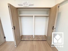 穏やかな暮らしを支える、豊かな収納。大きなクローゼットなので整理整頓しやすいです。