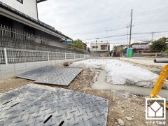 リビングにはカフェカウンターや書斎スペースなども用意されており、ゆったりリラックスできる空間としても、作業スペースやお子様のお勉強机などとしてもお使いいただけます。