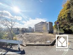 広々21帖のLDKが魅力。家族全員がリラックスできる、ゆったりとした快適リビングで温かい団らんの時間を。